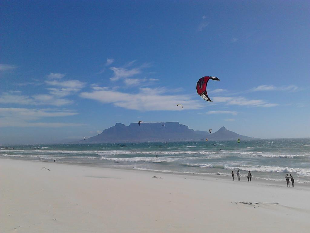 Hotel Port House Bloubergstrand Exteriér fotografie